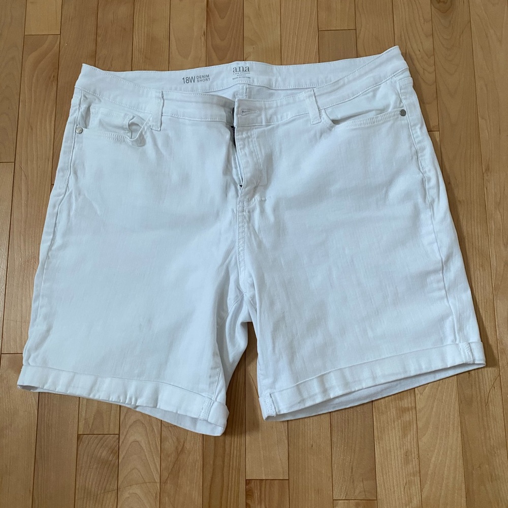 Women’s white denim rolled cuff shorts - 8”